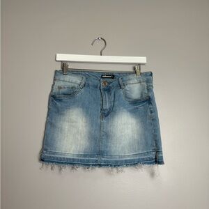 Dollhouse denim mini raw hem medium wash jean skirt size 9